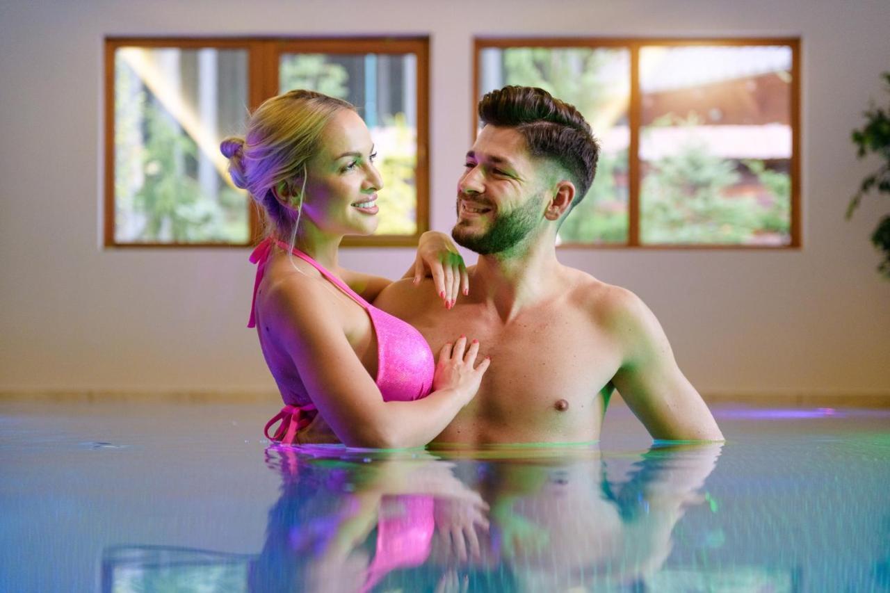 Wellness Hotel Ondrasuv Dvur Bila  Ngoại thất bức ảnh