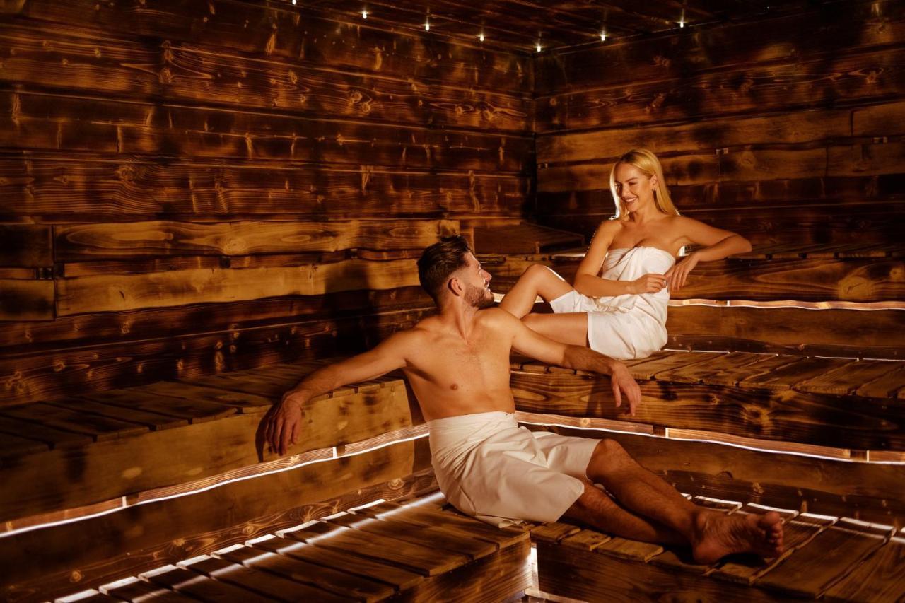 Wellness Hotel Ondrasuv Dvur Bila  Ngoại thất bức ảnh
